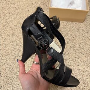 Michael Kors heels‎